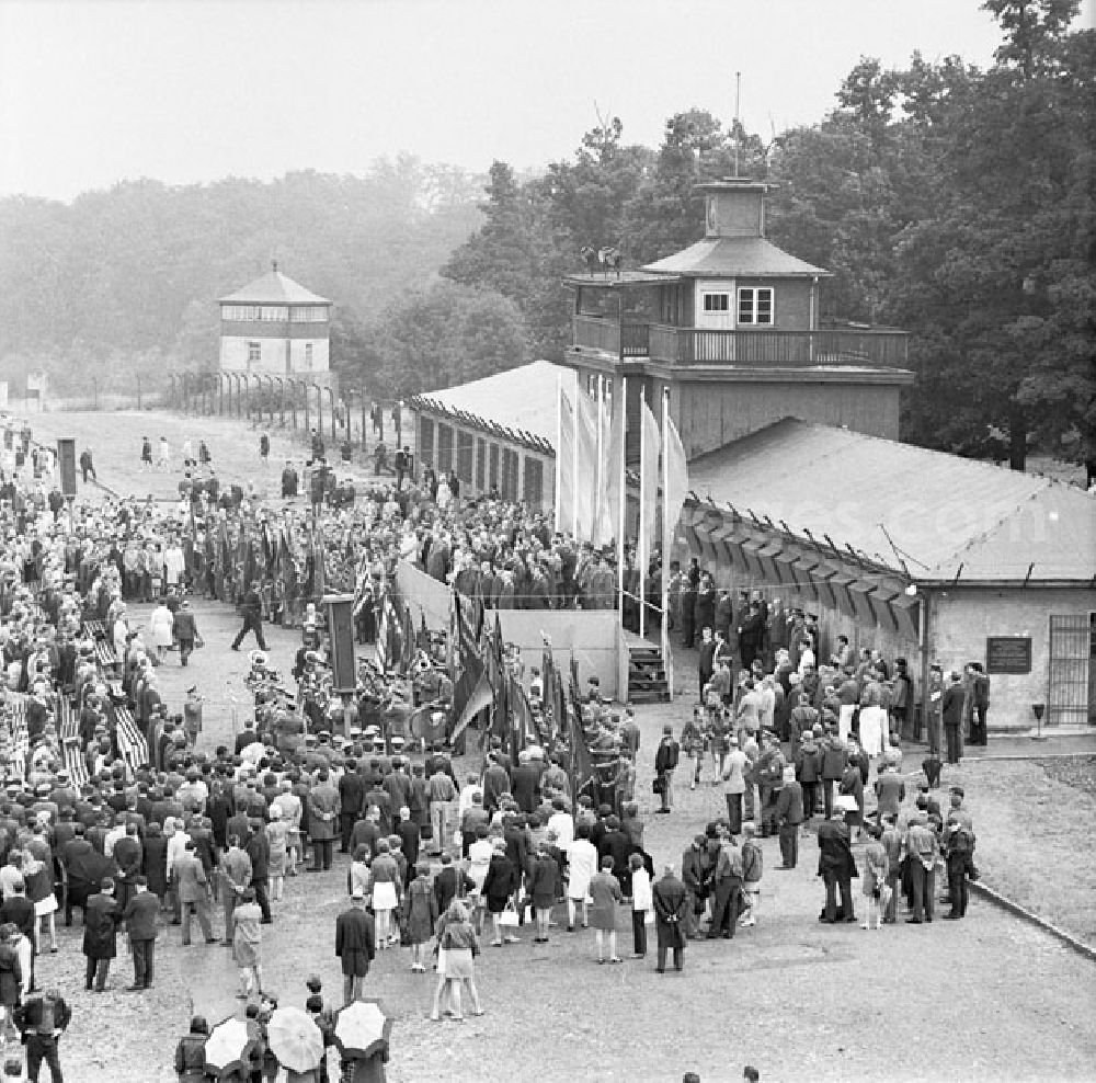 GDR photo archive: Buchenwald - 16. August 1969 25 Jahre Ermordung von Ernst Thälmann Gedenkfeier in Buchenwald mit Alfred Neumann
