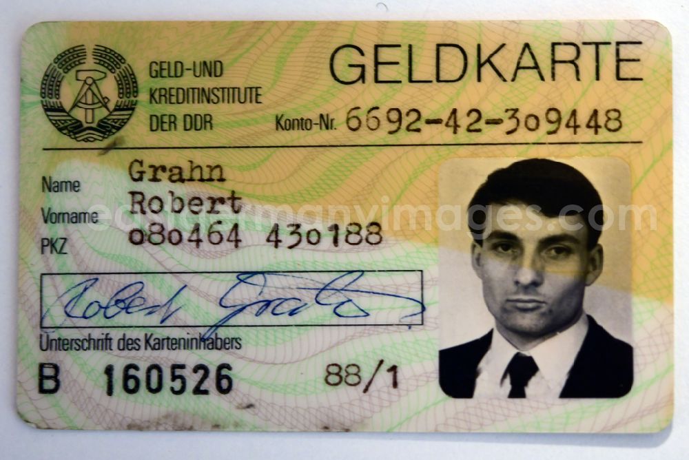 GDR photo archive: Berlin - Money card for the first ATMs of the Berliner Sparkasse in Berlin, the former capital of the GDR, German Democratic Republic