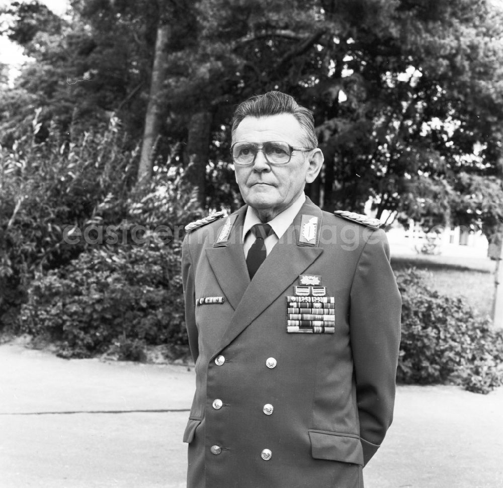 GDR image archive: Bad Saarow - Lieutenant General OMR Prof. Dr. sc Med Hans-Rudolf Gestewitz (1921 - 1998). A Portrait in Bad Saarow in what is now the state of Brandenburg. He was a German ENT specialist and leading military medics in the GDR