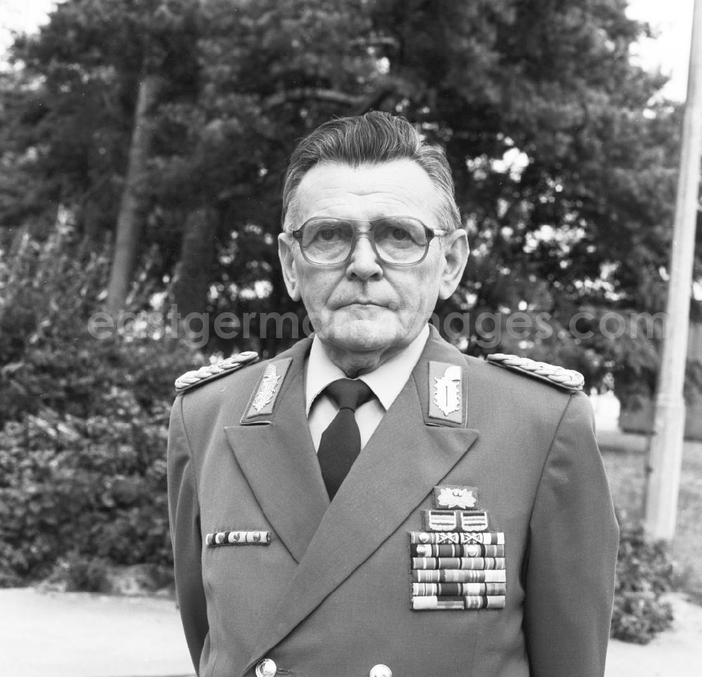 GDR photo archive: Bad Saarow - Lieutenant General OMR Prof. Dr. sc Med Hans-Rudolf Gestewitz (1921 - 1998). A Portrait in Bad Saarow in what is now the state of Brandenburg. He was a German ENT specialist and leading military medics in the GDR