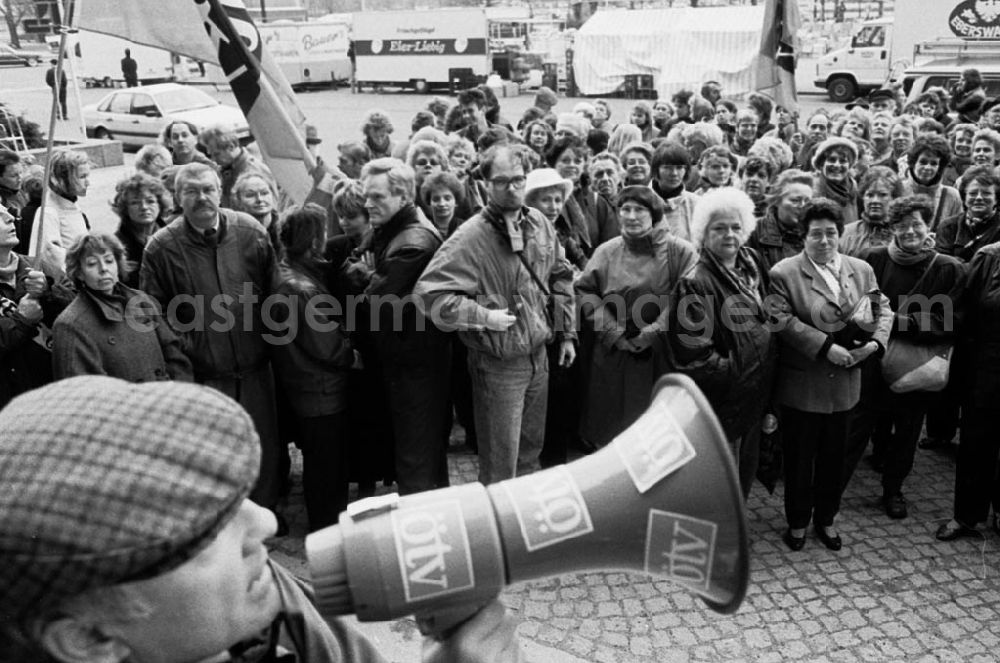 Berlin / Mitte: Gesundheitswesen protestiert vor dem Roten Rathhaus 03.