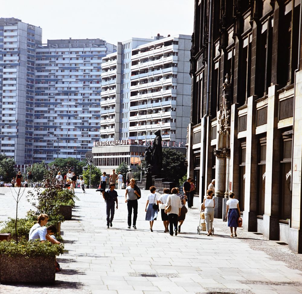 GDR photo archive: Berlin - View along Gertraudenstrasse over the Gertrauden Bridge with St. Gertraude in the direction of the Kinderkaufhaus and Leipziger Strasse in the district Mitte in Berlin Eastberlin on the territory of the former GDR, German Democratic Republic
