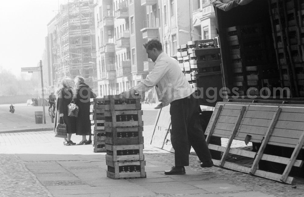 GDR image archive: Berlin - A beverage supplier delivers brew and beer in wooden crates to its customers in Berlin, the former capital of the GDR, German Democratic Republic