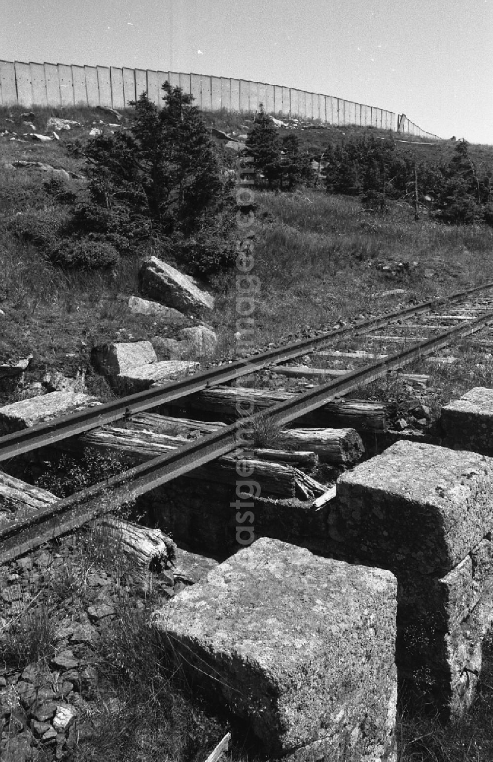 GDR image archive: Schierke - Neglected track layout and track systems on the railway line on the summit plateau of the Brocken after its release for civilian visitor traffic in Schierke in the Harz in the state of Saxony-Anhalt in the area of the former GDR, German Democratic Republic