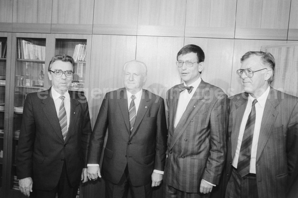 Berlin: Guenter Mittag (2nd from left), member of the Politburo and secretary of the Central Committee of the SED, adjusting Representative of the Chairman of the Council of State, received the Federal Minister for Research and Technology of the Federal Republic of Germany, Dr. Heinz Riesenhuber (2nd from right), for an interview. Also present were Dr. Herbert Weiz (l.), Minister for Science and Technology and Deputy Chairman of the Council of Ministers, and the Head of the Permanent Mission of the FRG in the GDR, Dr. Franz Bertele (r)