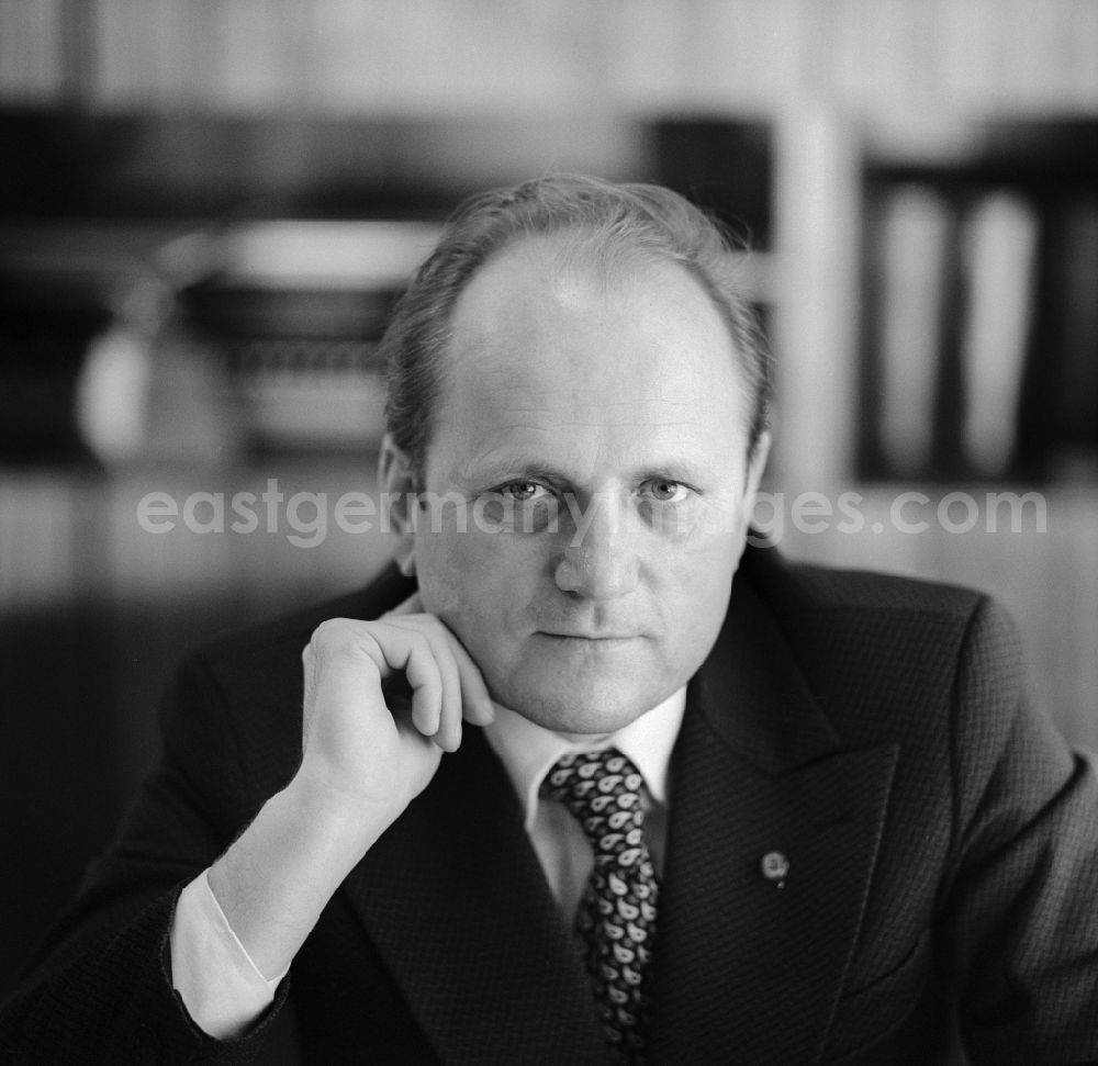 GDR image archive: Berlin - Mitte - Günter Sarge is a lawyer and was the president of the Supreme Court of the GDR