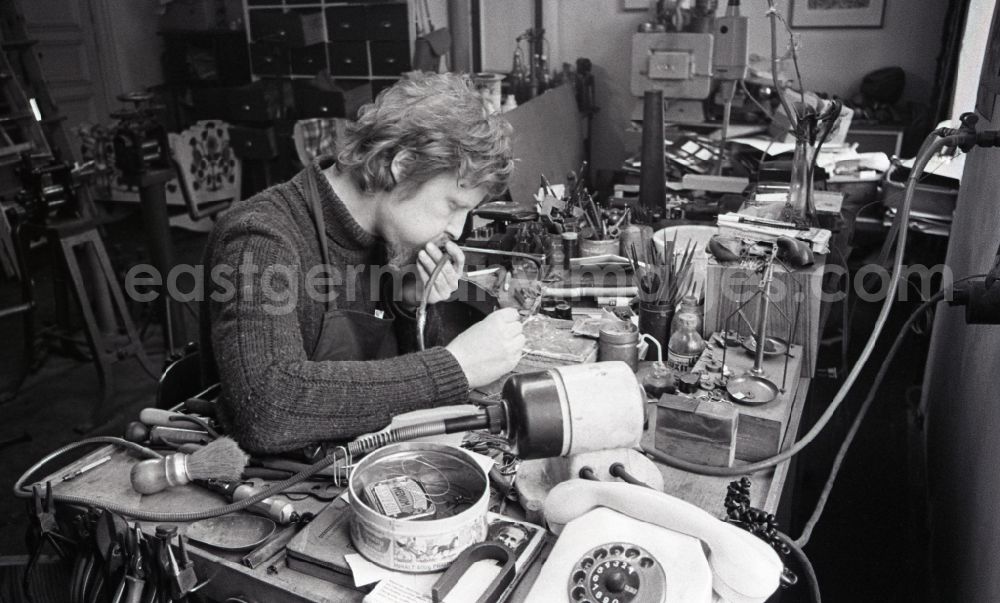 GDR image archive: Berlin - Goldsmith at work making jewelry in the district Mitte in Berlin, the former capital of the GDR, German Democratic Republic