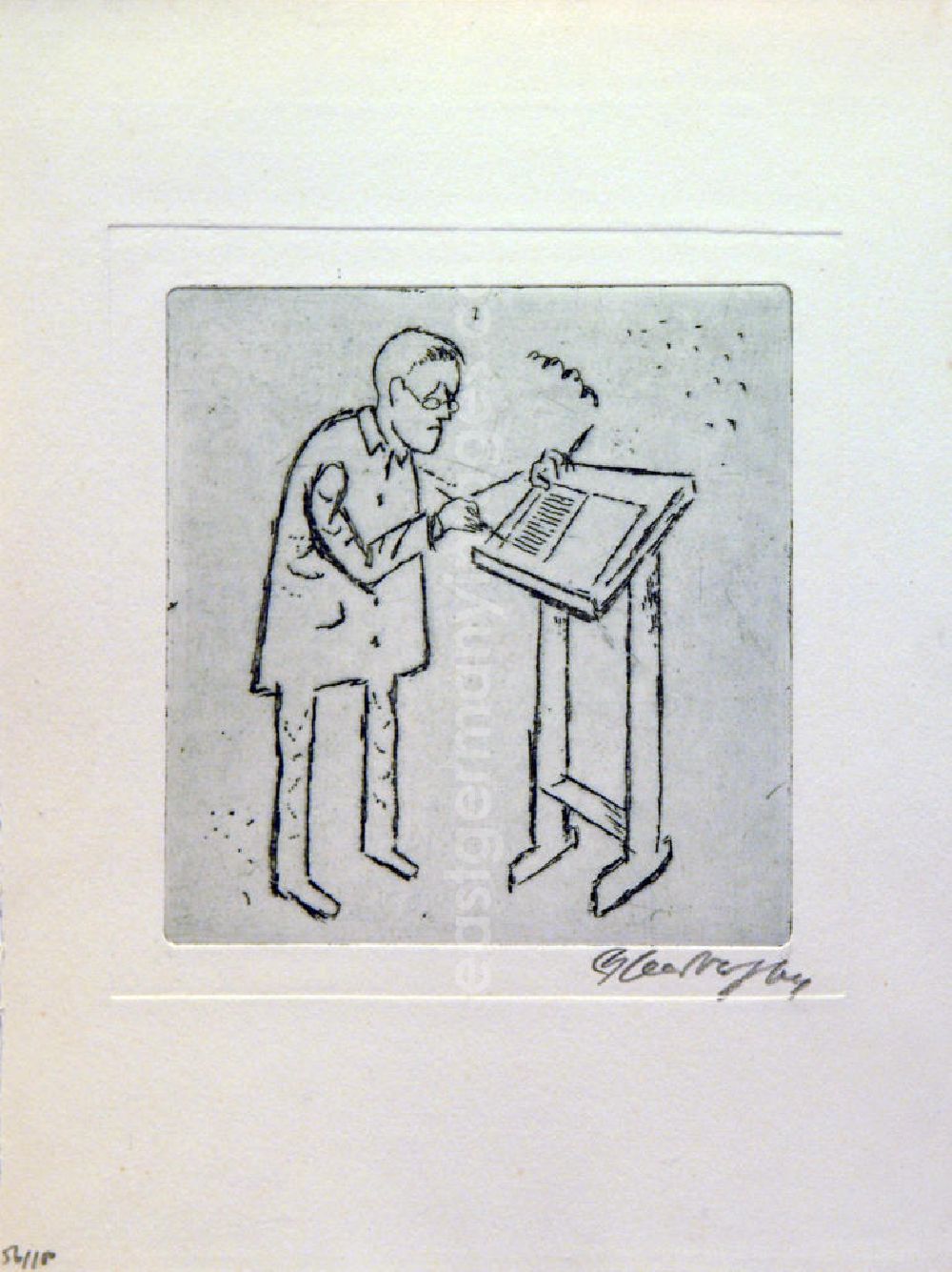 GDR photo archive: Berlin - Grafik von Herbert Sandberg über Bertolt Brecht (*10.02.1898 †14.08.1956) b.b. aus dem Jahre 1964 (Brecht im Stehen beim Schreiben am Pult) 11,1x9,8cm Radierung, handsigniert, 56/10