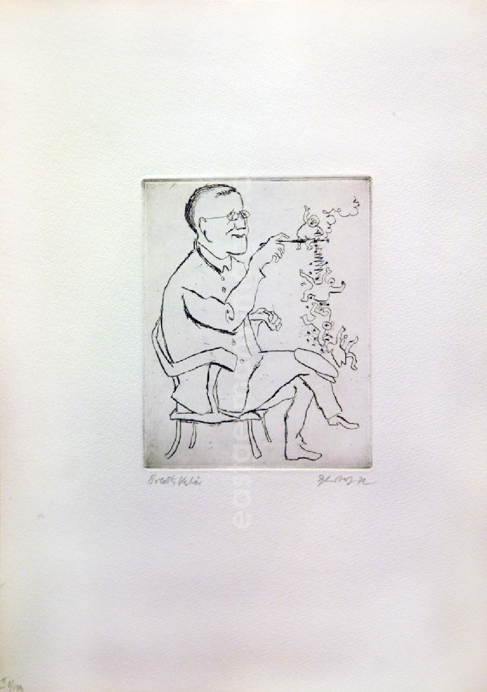 GDR picture archive: Berlin - Grafik von Herbert Sandberg über Bertolt Brecht (*10.02.1898 †14.08.1956) aus dem Jahr 1972 Brechts Verhör 16,8x13,4cm Radierung und Aquatinta, handsigniert, II 8/14