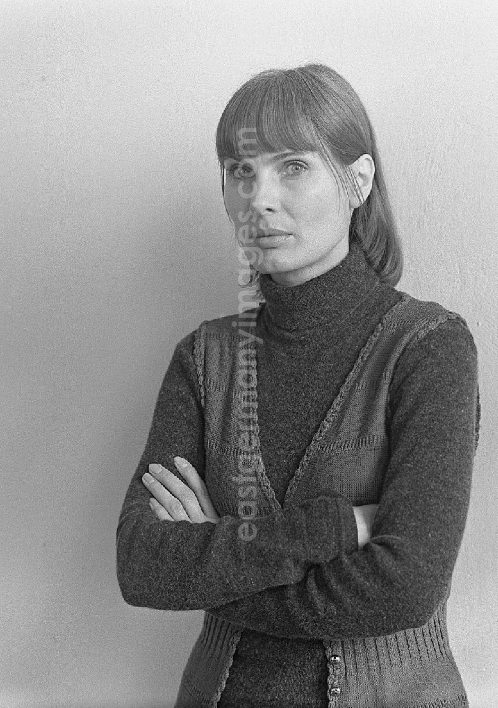 GDR photo archive: Berlin - Graphic designers, painters and artists Heidrun Hegewald in the district Prenzlauer Berg in Berlin Eastberlin on the territory of the former GDR, German Democratic Republic