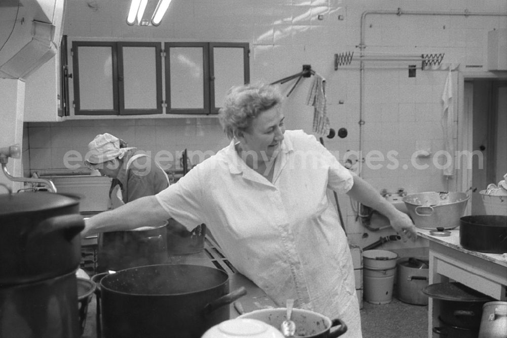 GDR photo archive: Oderwitz - Kitchen equipment for a commercial large kitchen in Oderwitz, Saxony on the territory of the former GDR, German Democratic Republic