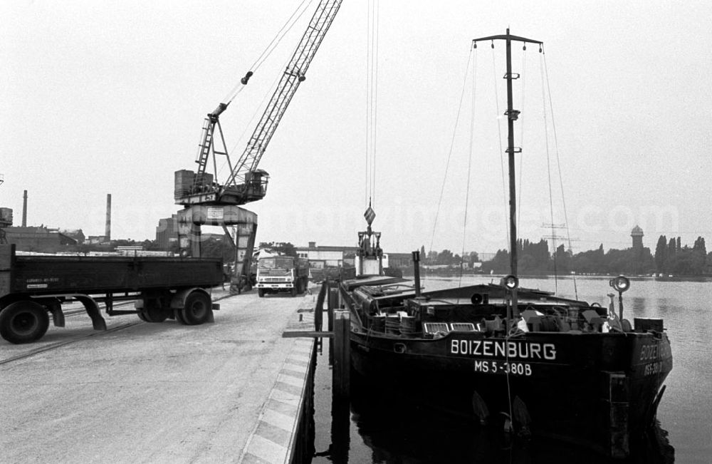 GDR picture archive: Sachsen Anhalt-Magdeburg - Hafenentladestelle WBK Magdeburg 26.