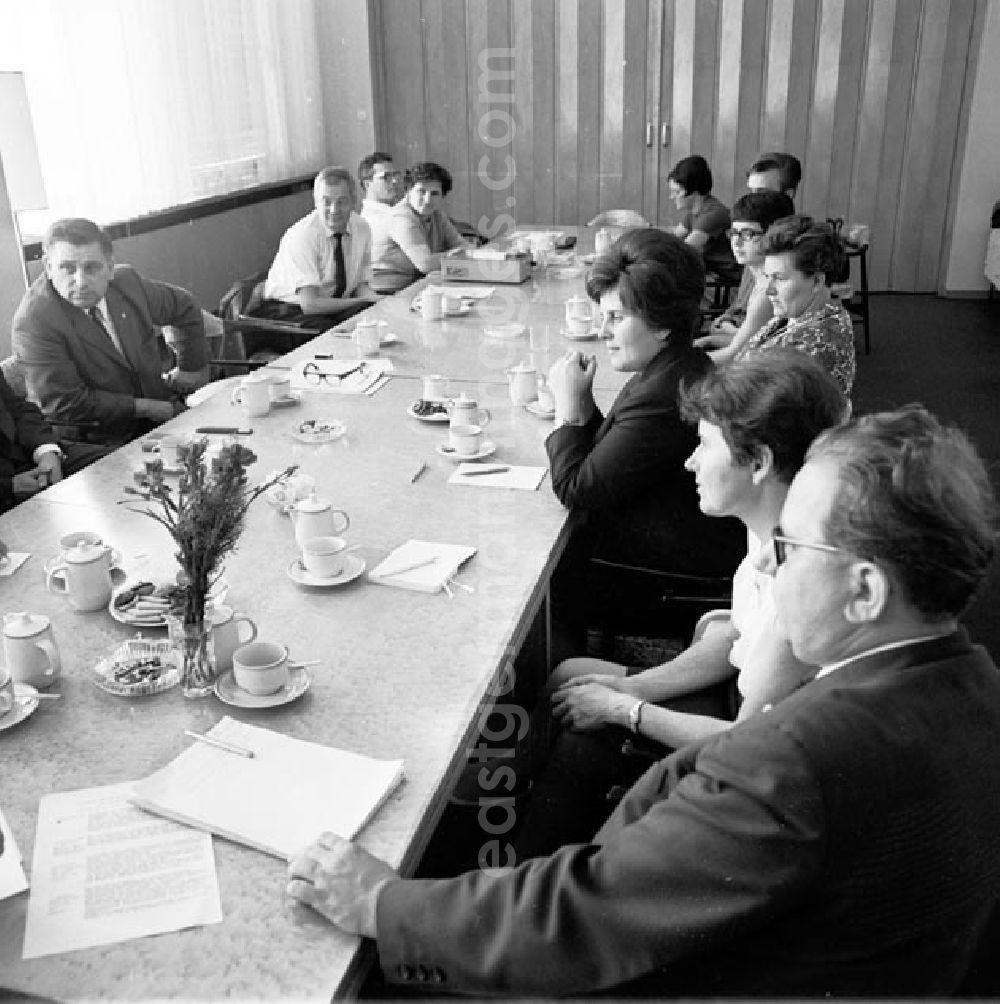 Berlin: September 1969 ND-Gespräch im Haus des Lehrers mit Pädagogen.