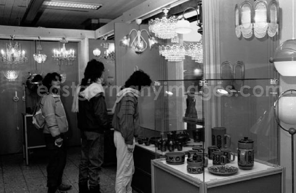 GDR photo archive: Berlin - 15.12.1986 Haus der Sowjetischen- und der Kulturwissenschaften.