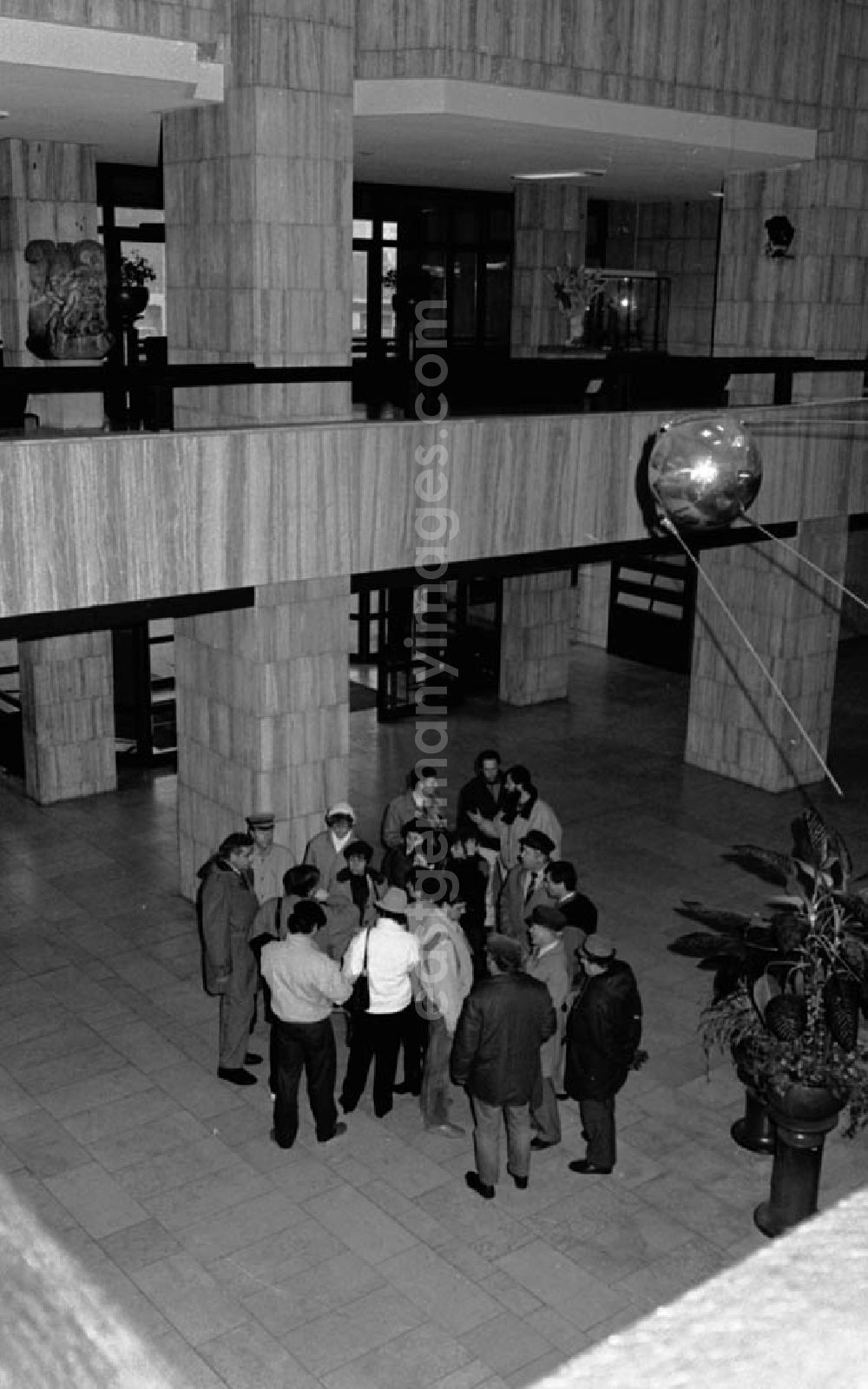 GDR photo archive: Berlin - 15.12.1986 Haus der Sowjetischen- und der Kulturwissenschaften.