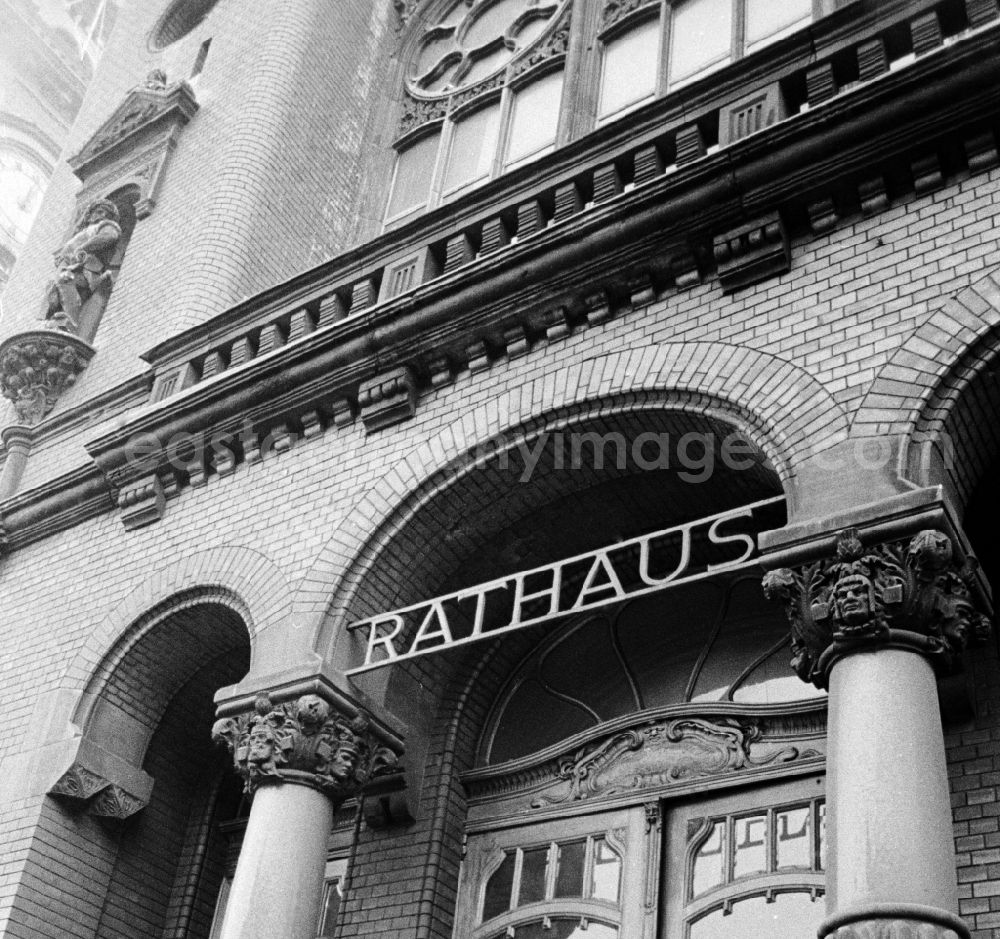 GDR image archive: Berlin - House front of the townhall in the borough Berlin-Pankow