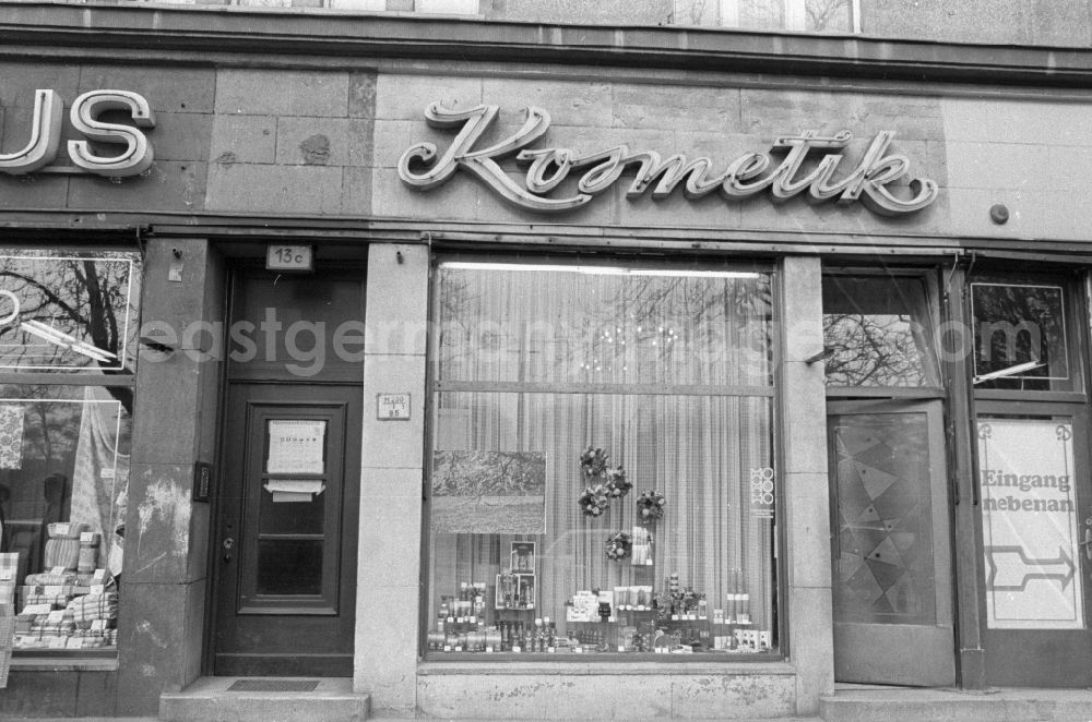 Berlin: House front and Shopwindow for retail store in the borough Berlin-Pankow or Prenzlauer Berg