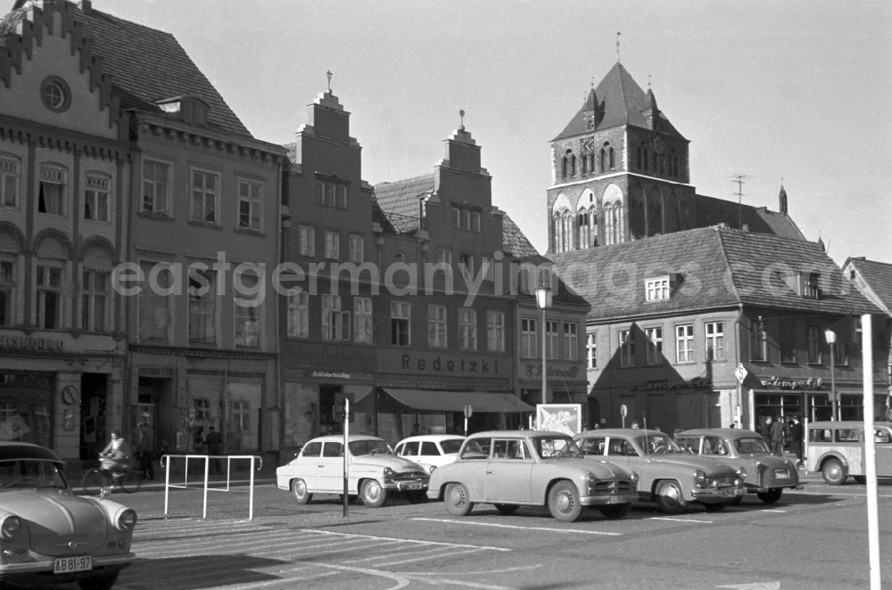 GDR picture archive: Greifswald - The historic old town of Greifswald in Mecklenburg - Western Pomerania