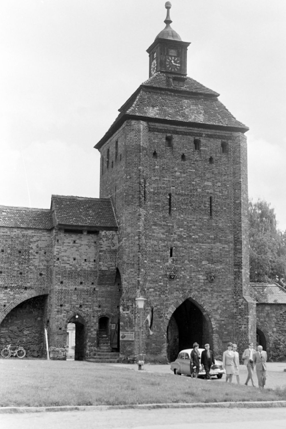 GDR image archive: Bernau - Historic city wall at the old town in the city center am Steintor on street Breitscheidstrasse in Bernau, Brandenburg on the territory of the former GDR, German Democratic Republic