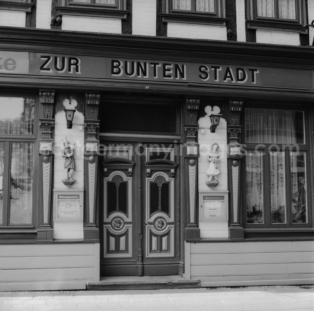 Wernigerode: HO restaurant Zur bunten Stadt in Wernigerode in the state Saxony-Anhalt on the territory of the former GDR, German Democratic Republic