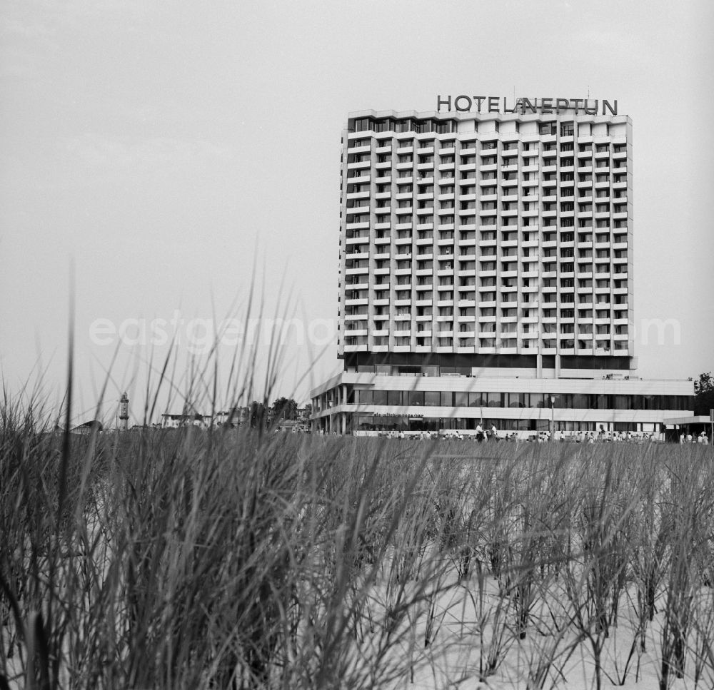 GDR image archive: Warnemünde - The Hotel Neptun is a right on the Baltic Sea beach located 5-star hotel in Warnemünde in Mecklenburg - Western Pomerania