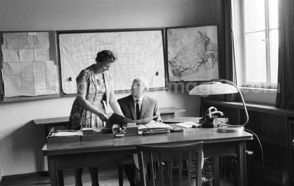 GDR photo archive: Schkopau - In the office of the construction department of the Buna works in Schkopau in the federal state Saxony-Anhalt in the area of the former GDR, German democratic republic
