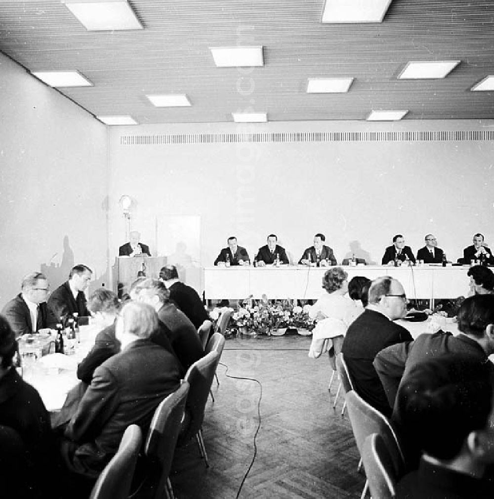 Berlin - Mitte: 29.03.1967 Pressekonferenz mit Albert Norden (geb. 4.12.1904 Myslowitz/Ost-Oberschlesien; gest. 30.5.1982 SED-Funktionär) am 29.