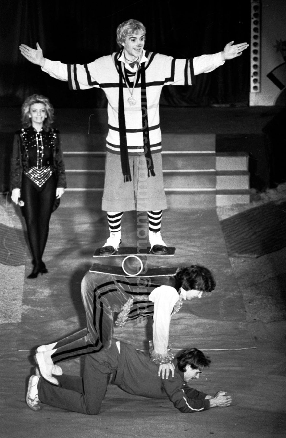 GDR image archive: Berlin - Im Zirkus Busch - Gastspiel sowjetischer Staatszirkus im Plänterwald