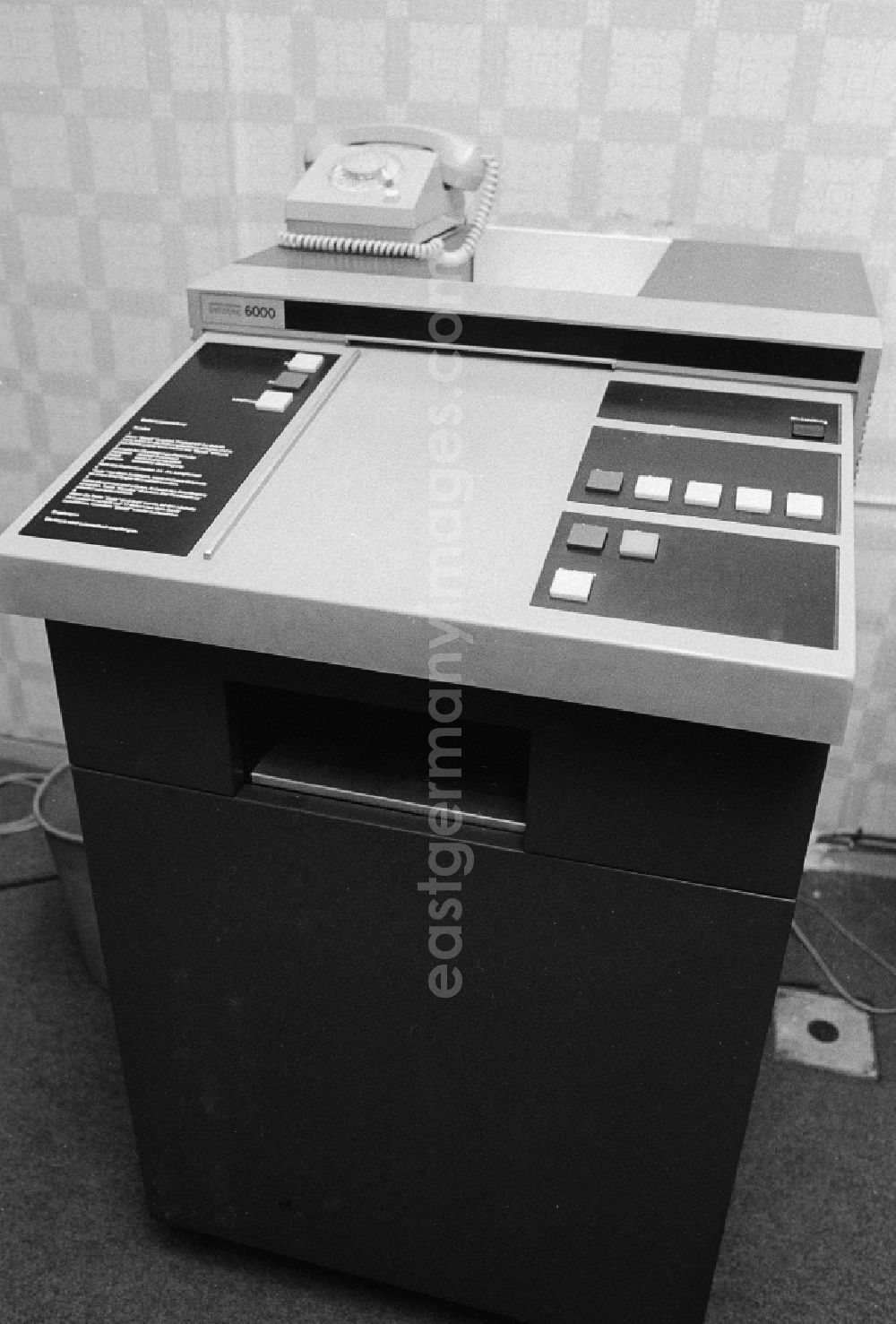 GDR picture archive: Berlin - An Infotec 600