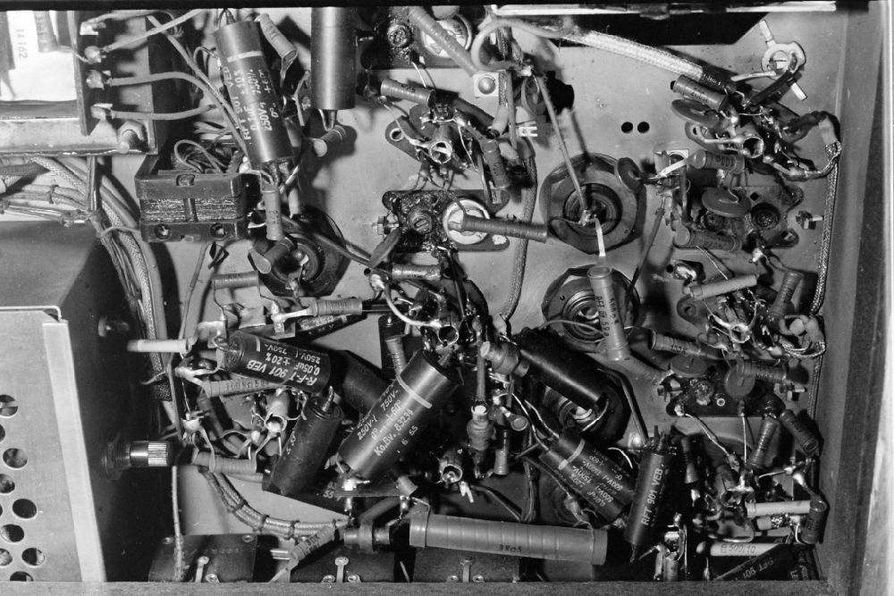 GDR picture archive: Berlin - Housing interior and electronic components of a black and white television set of the type Rubens FE 855 Type C in Berlin East Berlin in the area of ??the former GDR, German Democratic Republic