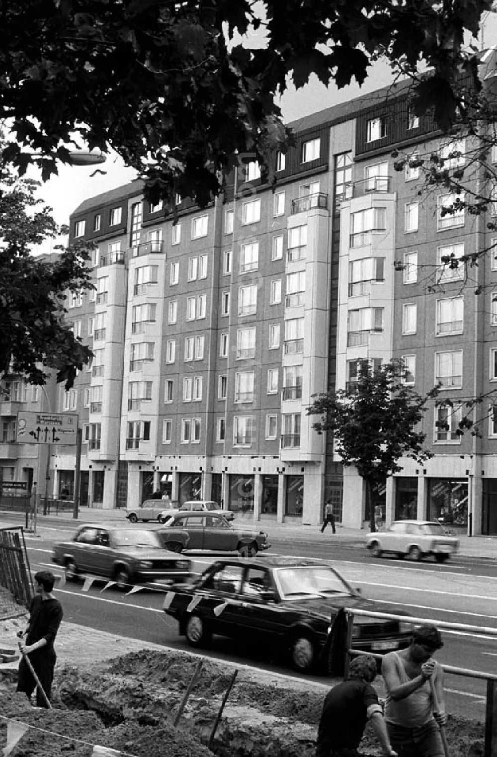 Berlin: 10.07.1986 Innerstädtischer Wohnungsbau Wilhelm-Pieck-Strasse Umschlagnr.: 81