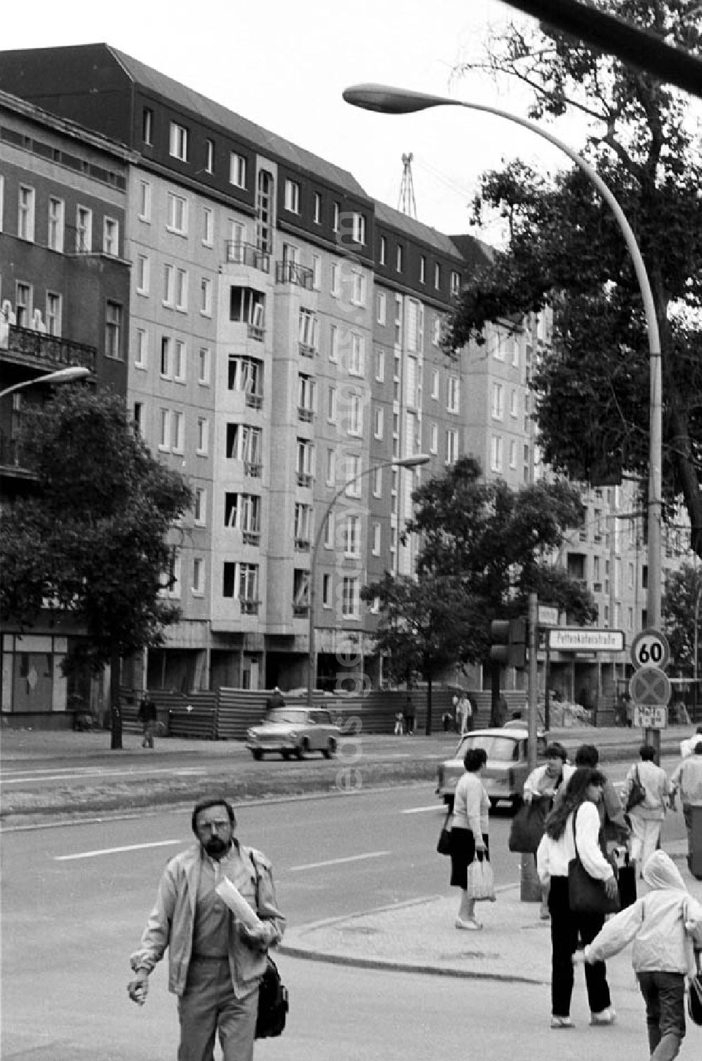 GDR image archive: Berlin - 10.07.1986 Innerstädtischer Wohnungsbau Wilhelm-Pieck-Strasse Umschlagnr.: 81