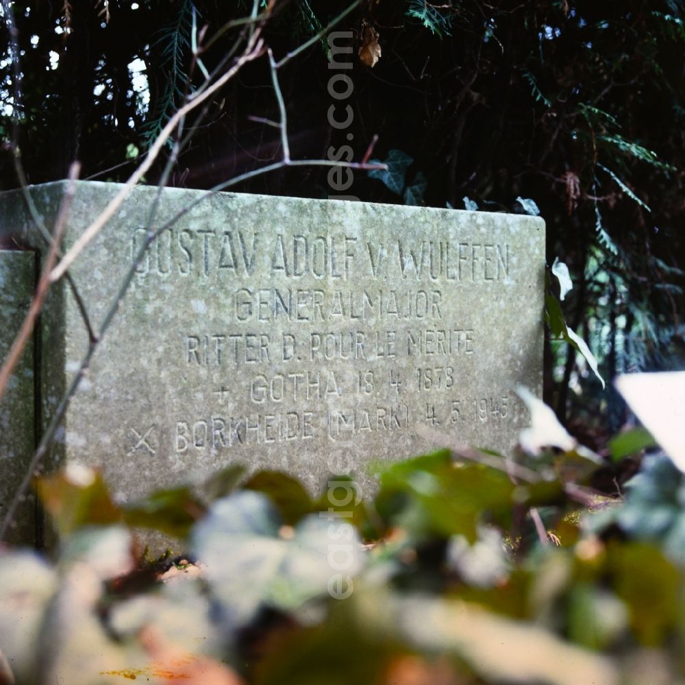 GDR picture archive: Potsdam - Inscription of a military-historical tombstone commemorating Generalmajor Gustav Adolf von Wulffen in the cemetery in the district Bornstedt in Potsdam in the state Brandenburg on the territory of the former GDR, German Democratic Republic