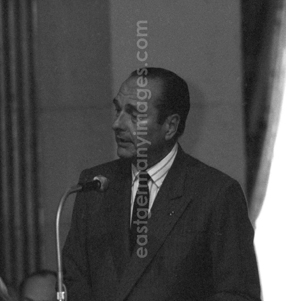 GDR image archive: Paris - Jacques Chirac, Bürgermeister Paris, hält eine Rede im Rathaus in Paris.