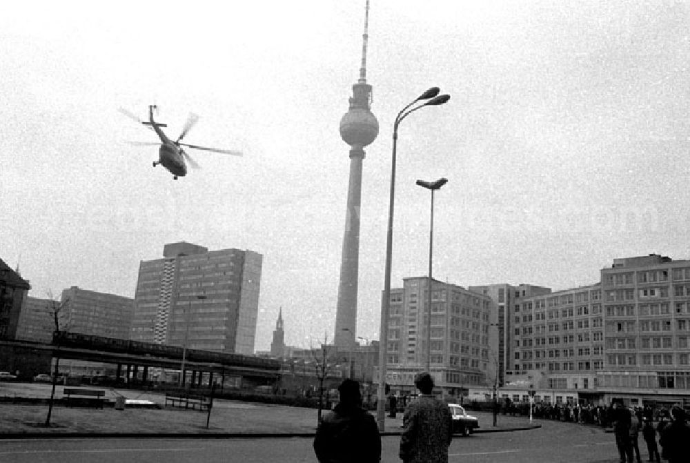 GDR photo archive: Berlin - Januar 1973 Hubschrauber über dem Alexanderplatz.