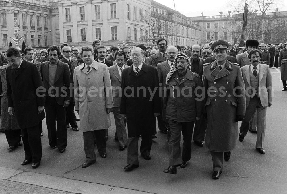 GDR image archive: Berlin - A delegation of PLO under the direction of Jassir Arafat (1929 - 20