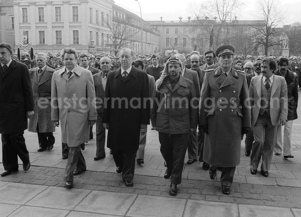 GDR picture archive: Berlin - A delegation of PLO under the direction of Jassir Arafat (1929 - 20