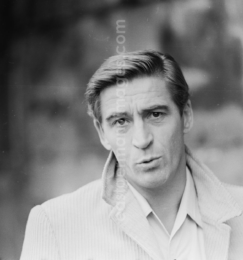 GDR photo archive: Berlin - Mitte - The German actor Jürgen Frohriep (1928 - 1993) was one of the most famous performers in the DEFA crime series - Police 11
