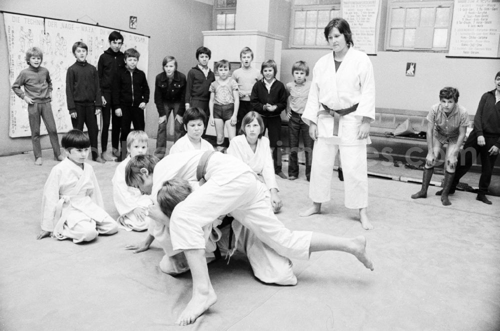 GDR picture archive: Eberswalde - Judo Association of VEB mill Finow Eberswalde in Brandenburg on the territory of the former GDR, German Democratic Republic