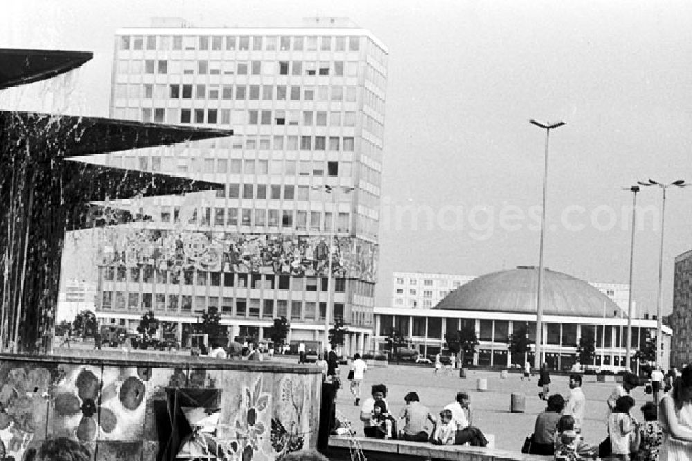 GDR image archive: Berlin - Juli 1973 Blick auf den Berliner Alexanderplatz und die Kongresshalle am Alex.