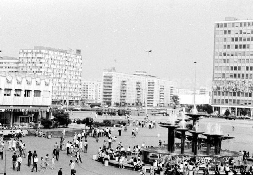 GDR picture archive: Berlin - Juli 1973 Blick auf den Berliner Alexanderplatz und die Kongresshalle am Alex.