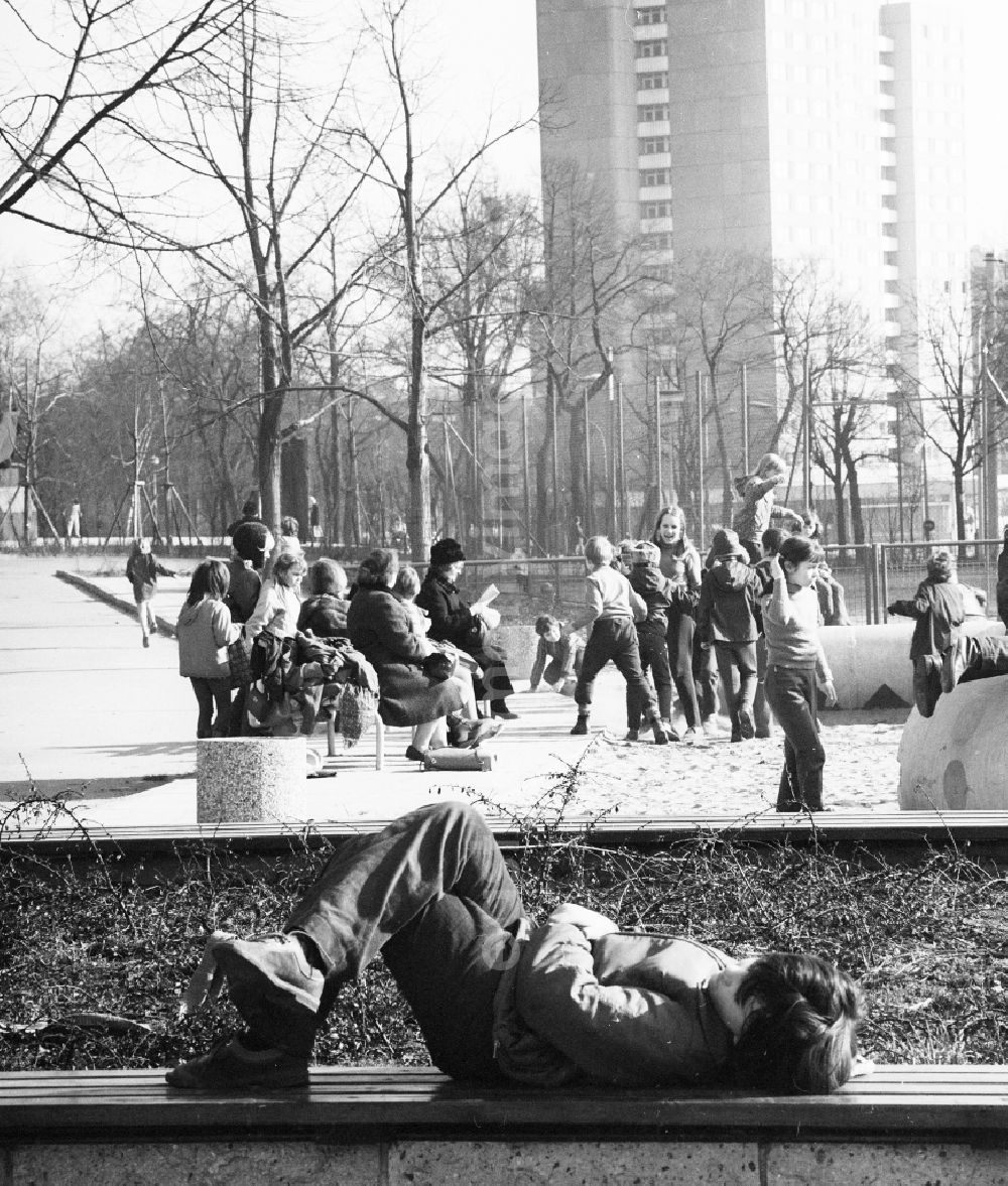 Berlin: Children play on a playground in the national park Friedrich's grove in Berlin, the former capital of the GDR, German democratic republic