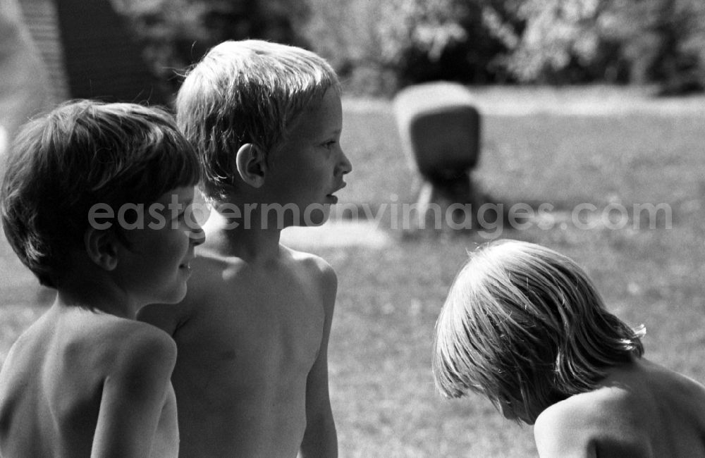 GDR image archive: Berlin - Children in the garden of the kindergarten in summer in Berlin Eastberlin on the territory of the former GDR, German Democratic Republic