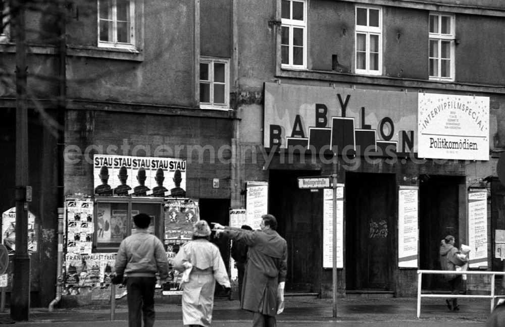 GDR image archive: Berlin-Mitte - Kino Babylon 14.12.92