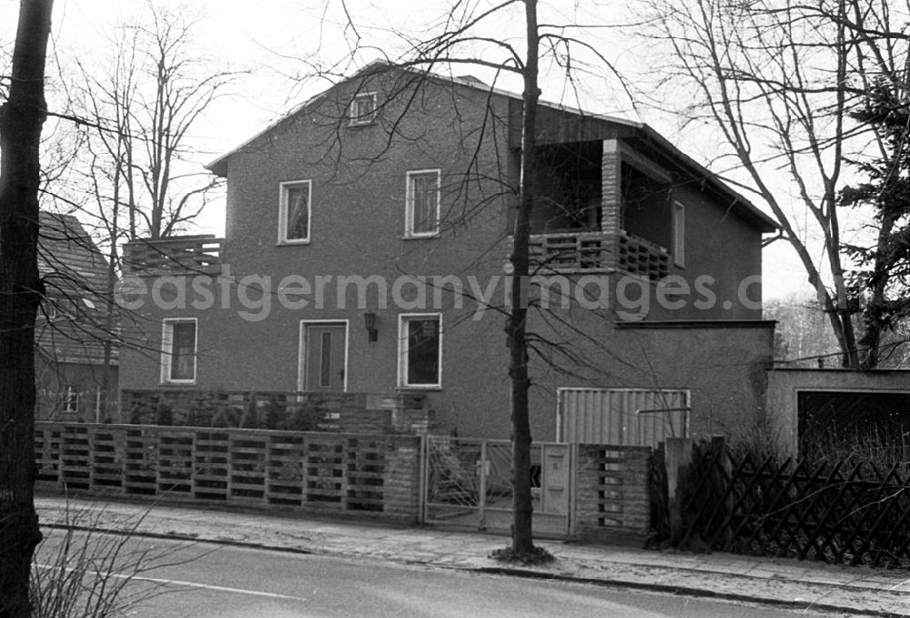 GDR photo archive: Berlin-Köpenick - Köpenick, Rahnsdorf-Berlin Wohnhaus in Hessenwinkel 04.01.9