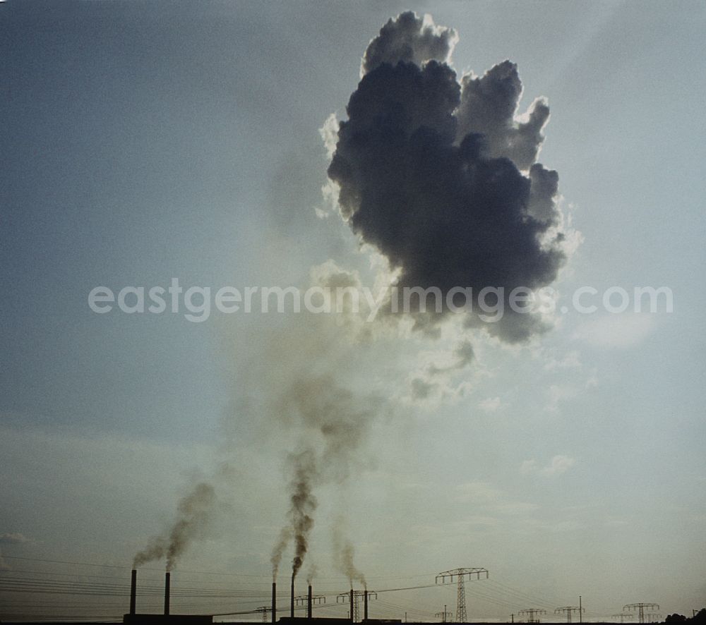 GDR image archive: Boxberg/Oberlausitz - GDR, German Democratic Republic, East Germany, New Federal States, society, socialism, history, historical, vintage, Europe, Germany, Saxony, Boxberg/Upper Lusatia, energy production, electricity, heat, power plant, coal-fired power plant, combustion, sky, clouds, pollution, environment, chimney