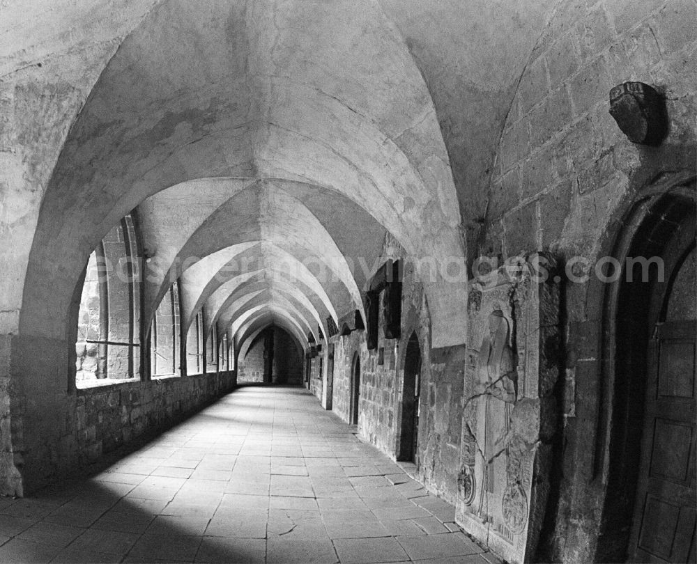 GDR picture archive: Halberstadt - Facade and roof structure of the sacral building of the church the south side of the cloister in Halberstadt in the state Saxony-Anhalt on the territory of the former GDR, German Democratic Republic