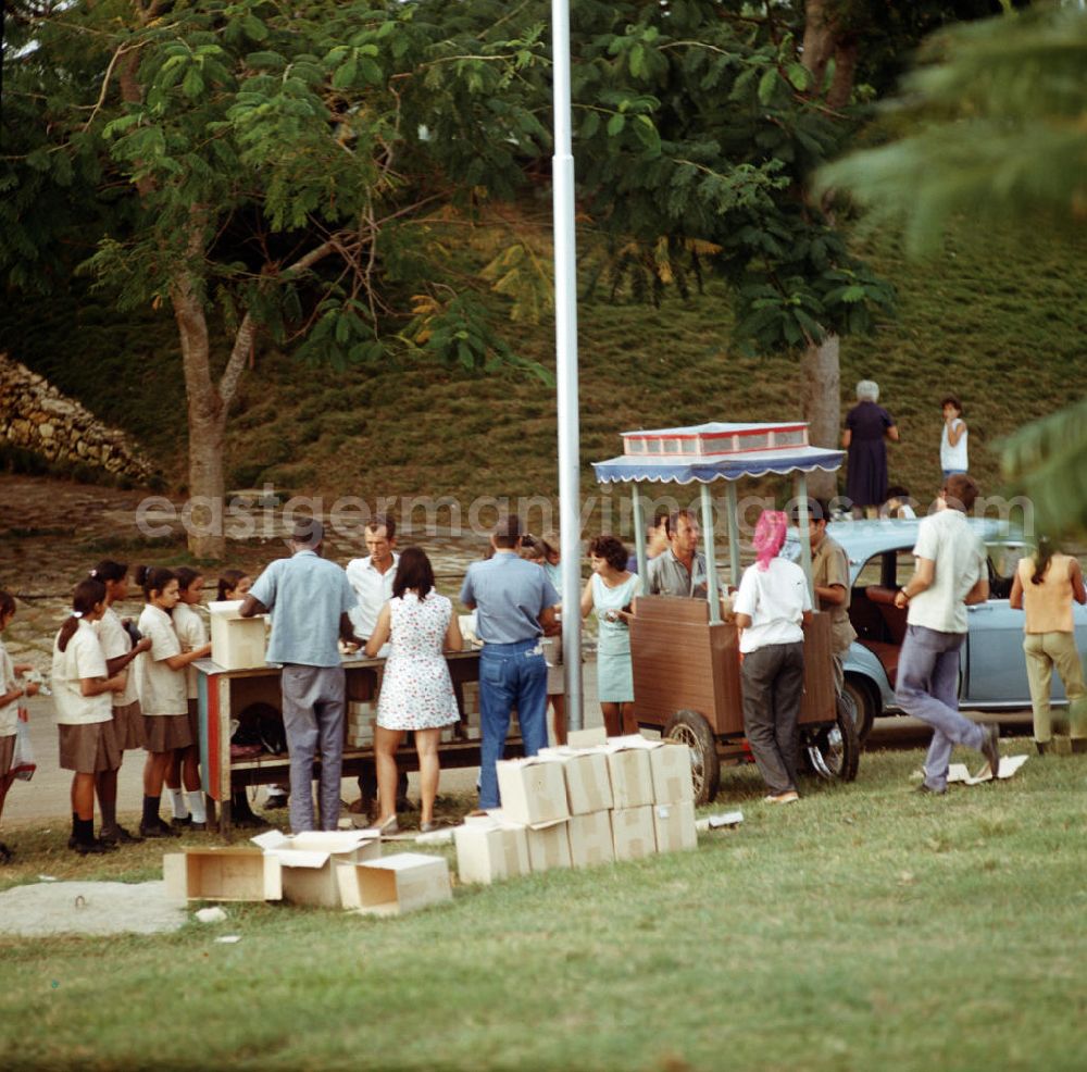 Havanna: Schlangestehen an einem Eisstand im Lenin-Park in der kubanischen Hauptstadt Havanna.