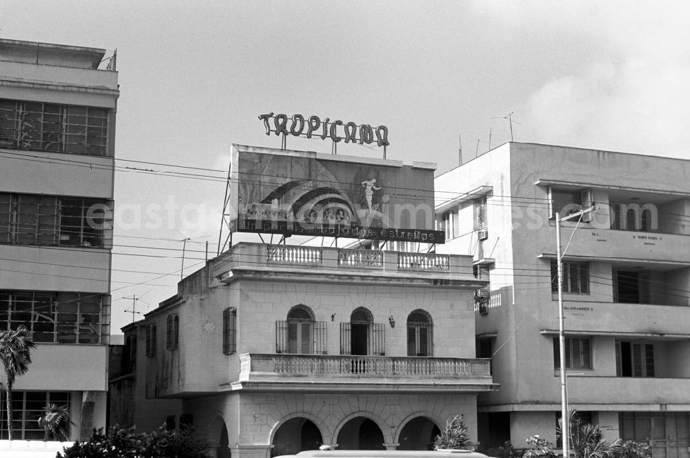 GDR image archive: Havanna - Blick auf die Leuchtreklame für das Tropicana in Havanna, dem einst berühmtesten Nachtclub der Karibik.