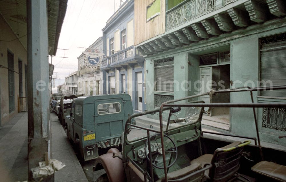 GDR image archive: Santiago de Cuba - Straßenszene in der Altstadt von Santiago de Cuba.